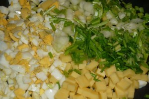 salatka-z-tunczykiem-i-zoltym-serem-248188